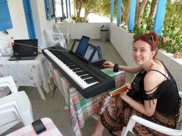 602385_10200995437341636_1620179483_n